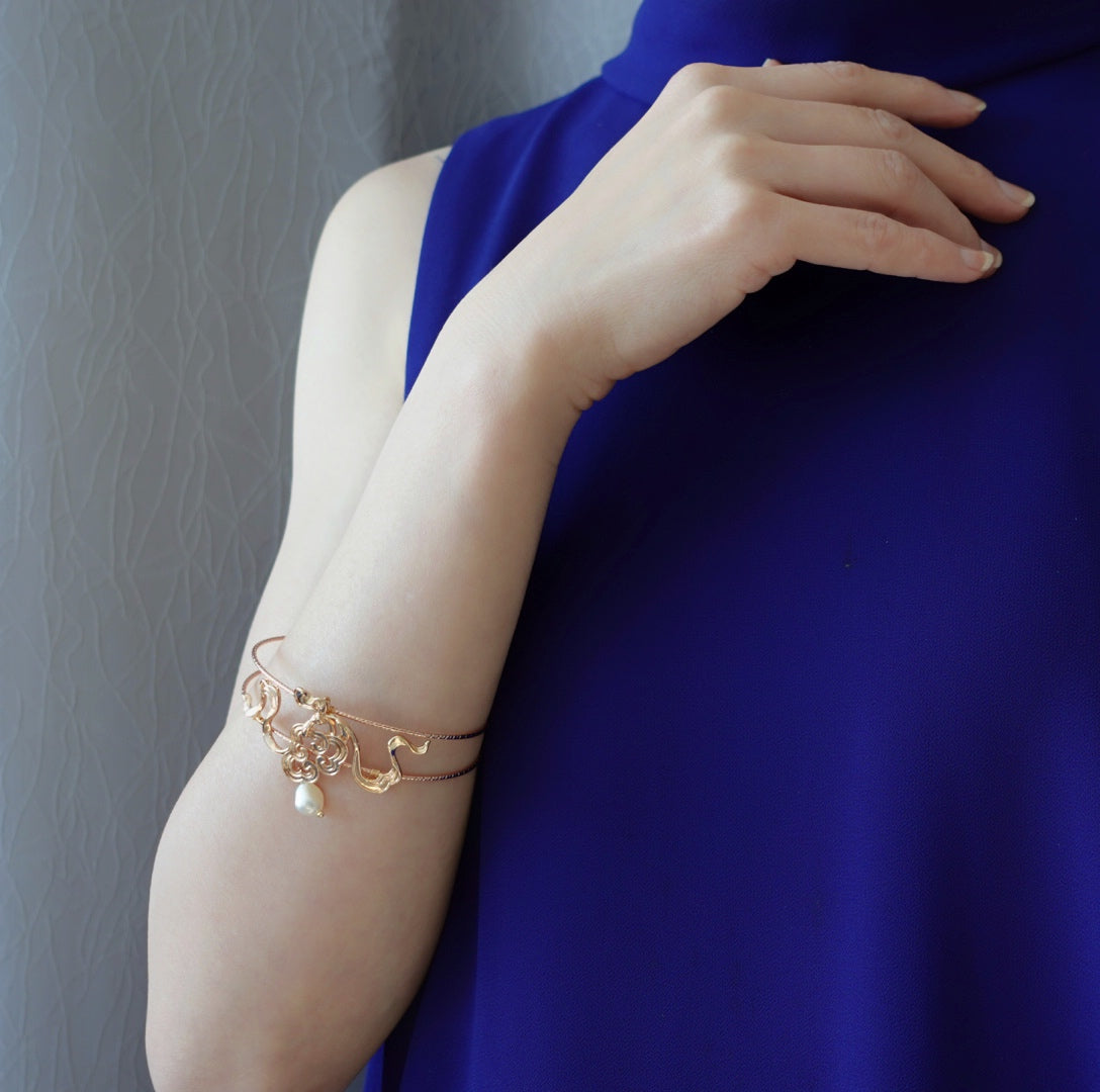Auspicious Cuff Bangle Bracelet Gold - Yun Boutique