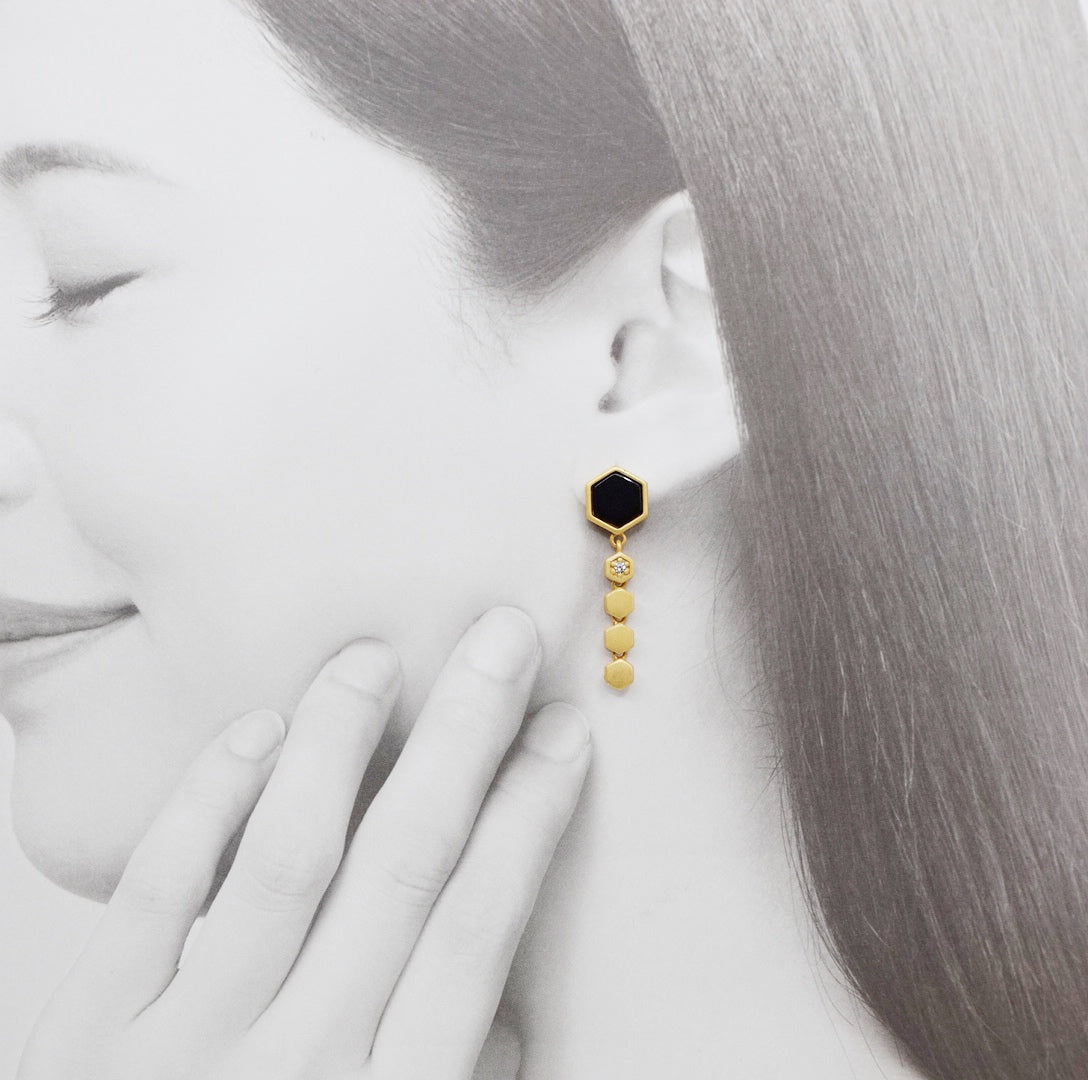 Asymmetrical Black Jade Honeycomb Earrings - Yun Boutique