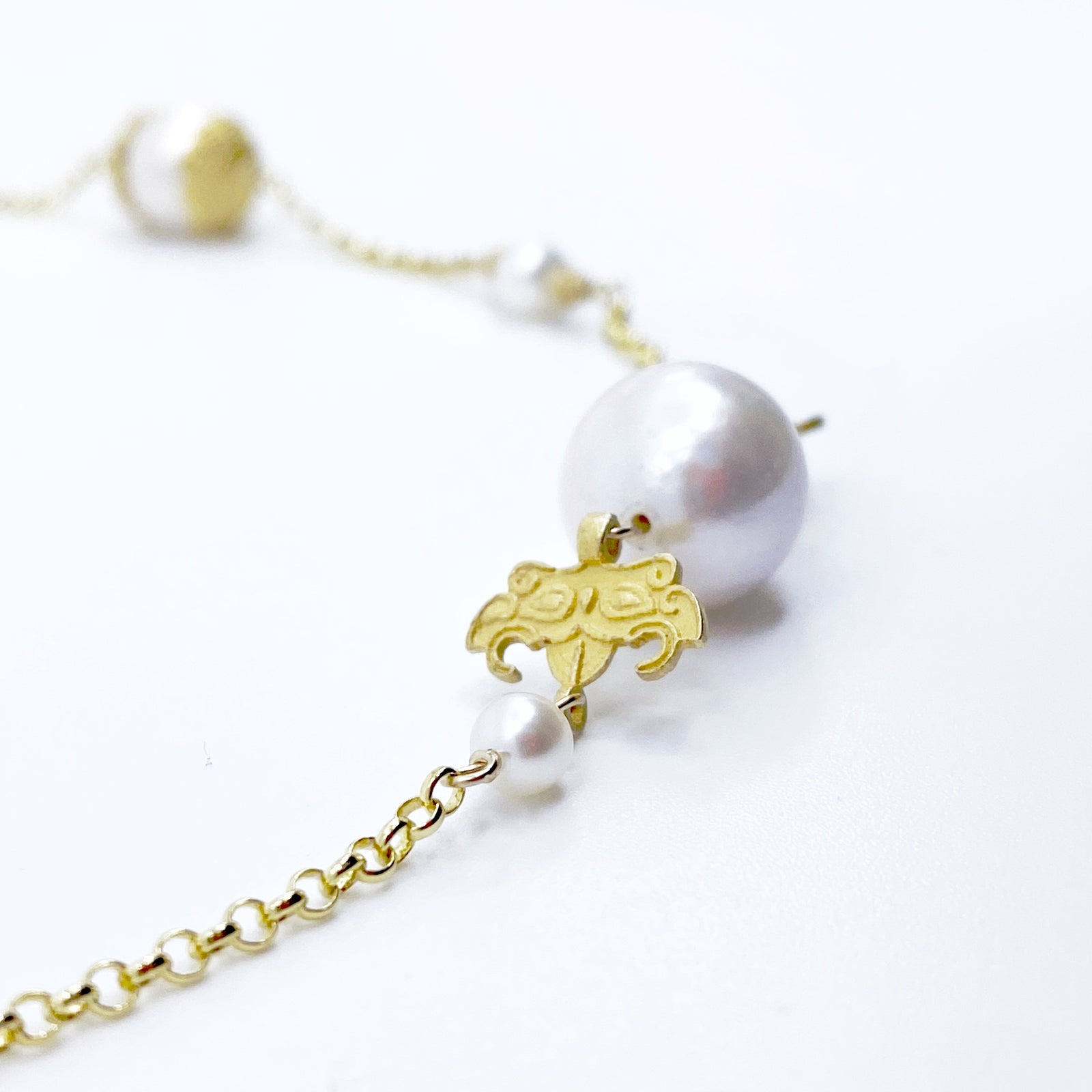 Yun Boutique The Nine Antique Style Long Necklace and Earrings Set