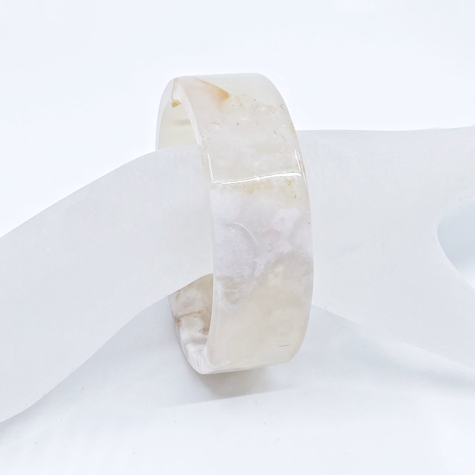 Yun Boutique Sakura Agate Stone Bangle