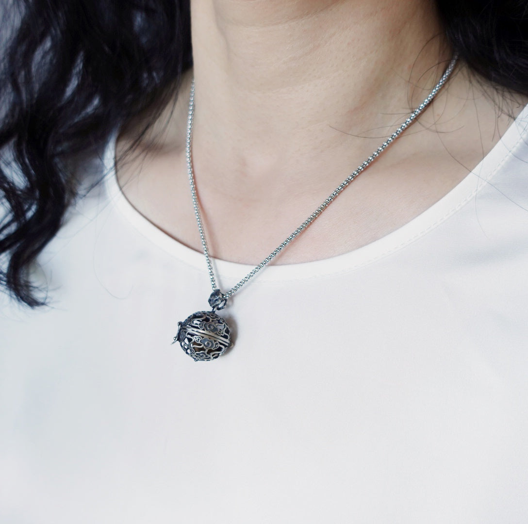 Sterling Silver Locket Pendant Necklace - Yun Boutique