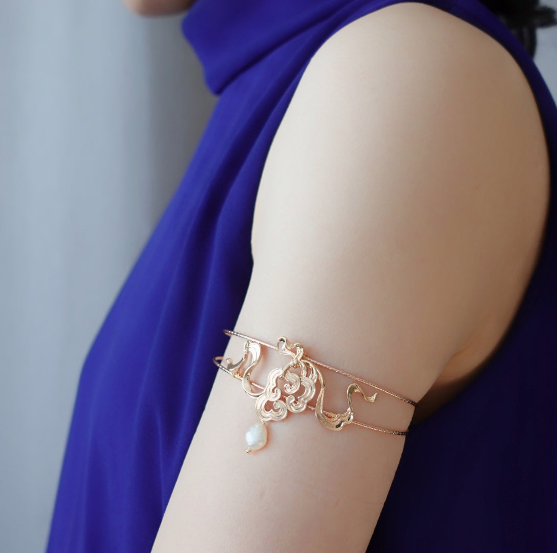 Auspicious Cuff Bangle Bracelet Gold - Yun Boutique
