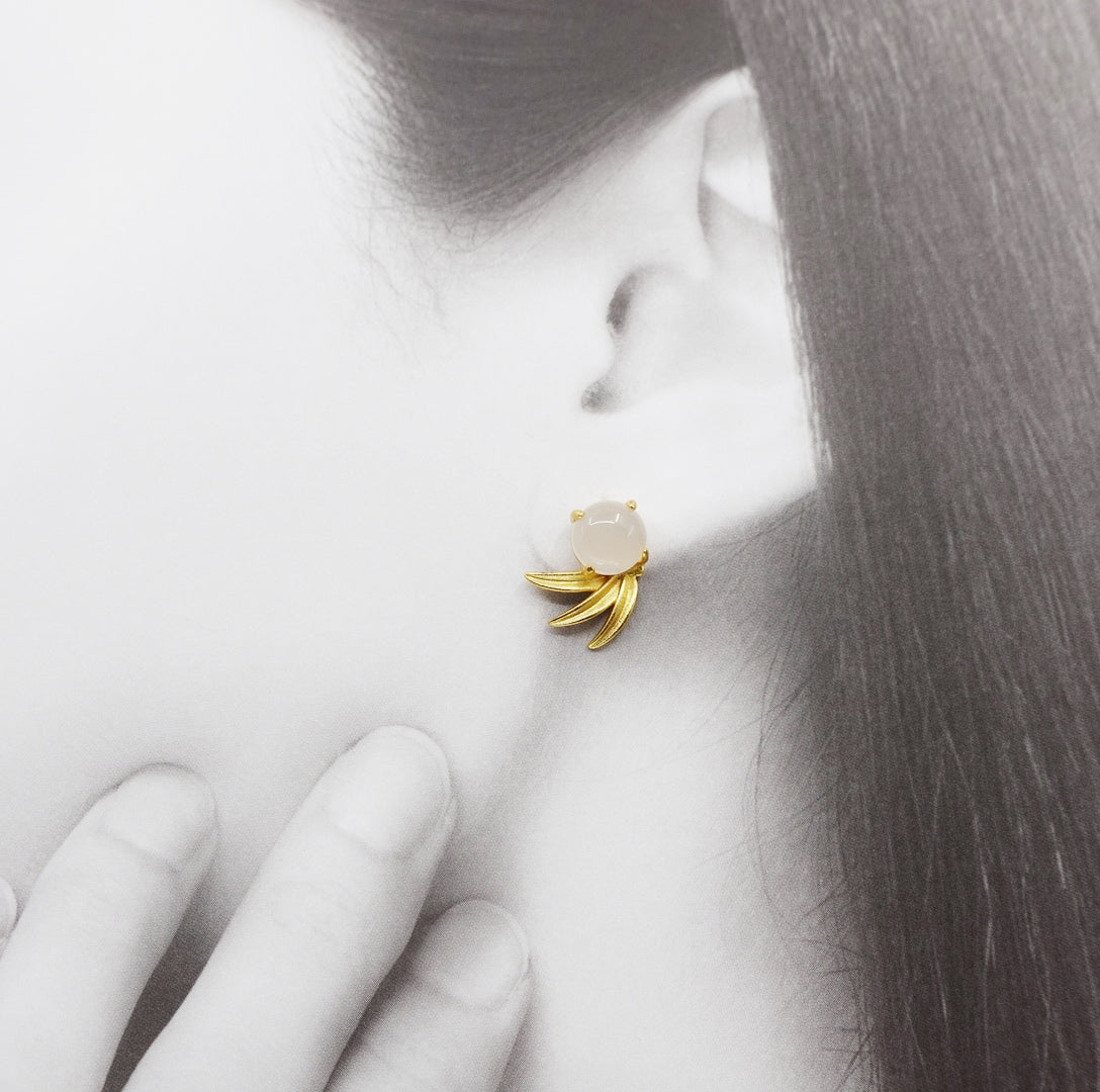Asymmetrical White Bamboo Stud Earrings - Yun Boutique
