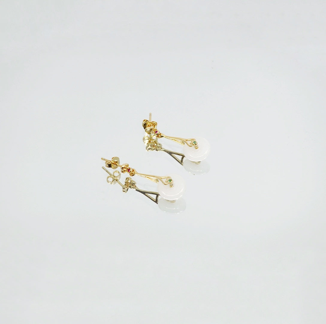 White Jade Pipa Earrrings - Yun Boutique