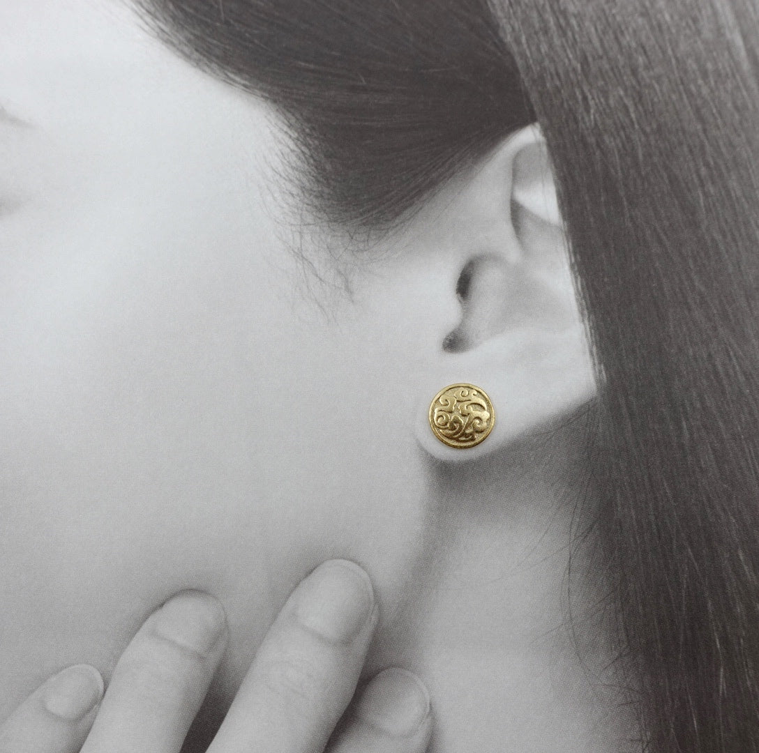 Auspicious Clouds Studs Gold - Yun Boutique
