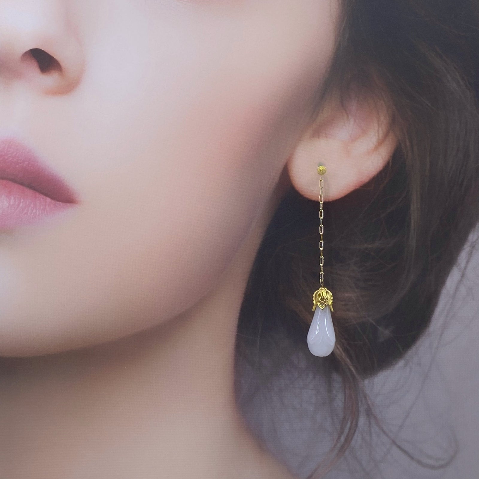 White Jade Flower Stud Earrings Gold - Yun Boutique