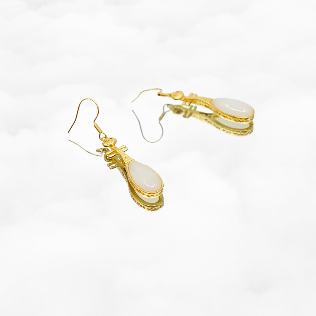White Jade Pipa Earrrings - Yun Boutique