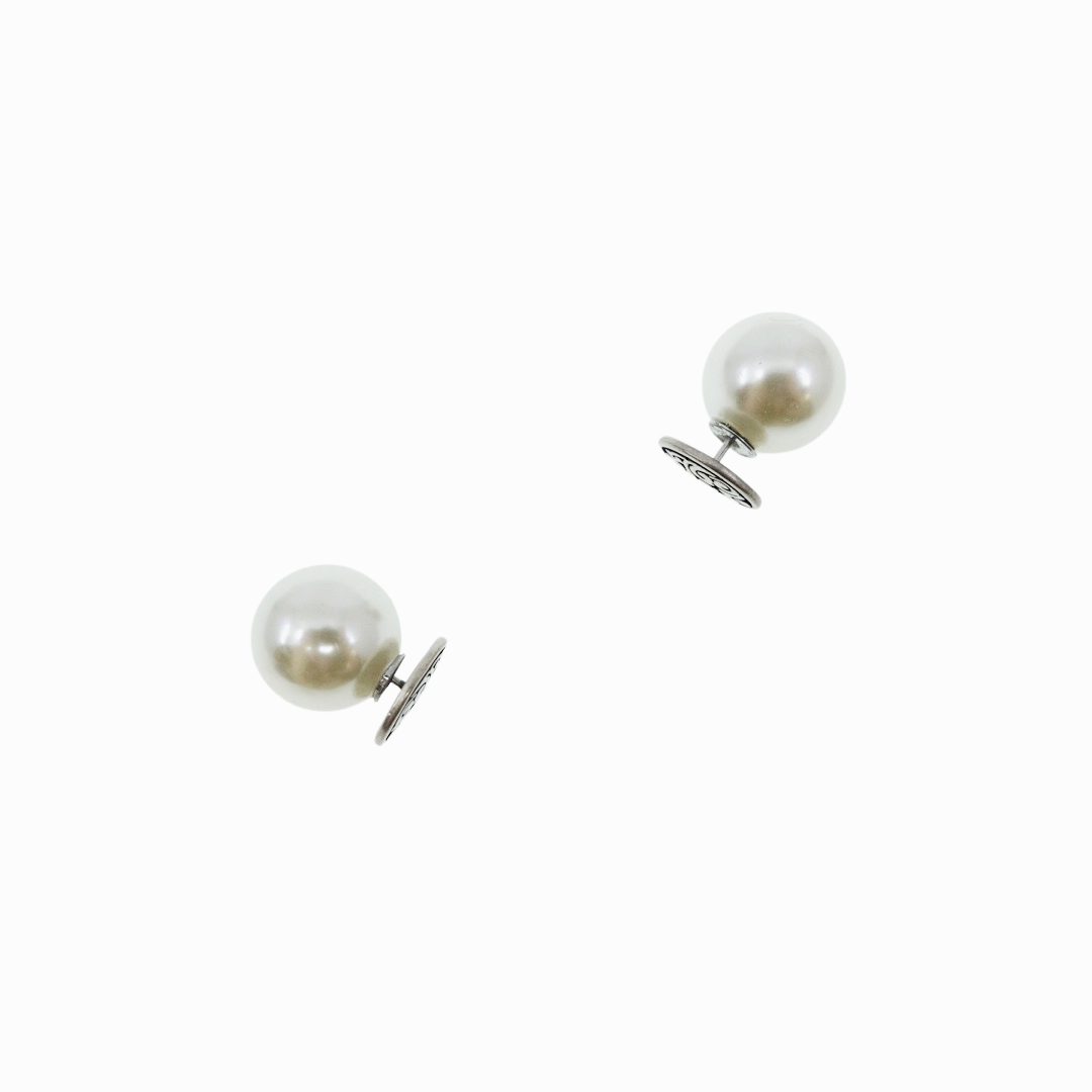 Auspicious Clouds Studs Silver