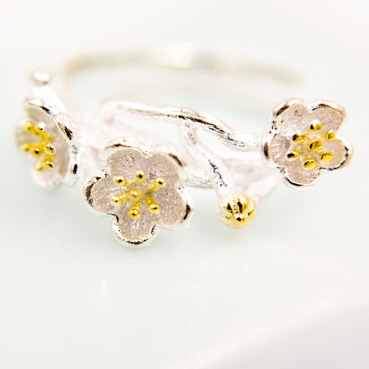 Plum Blossom Ring - Yun Boutique