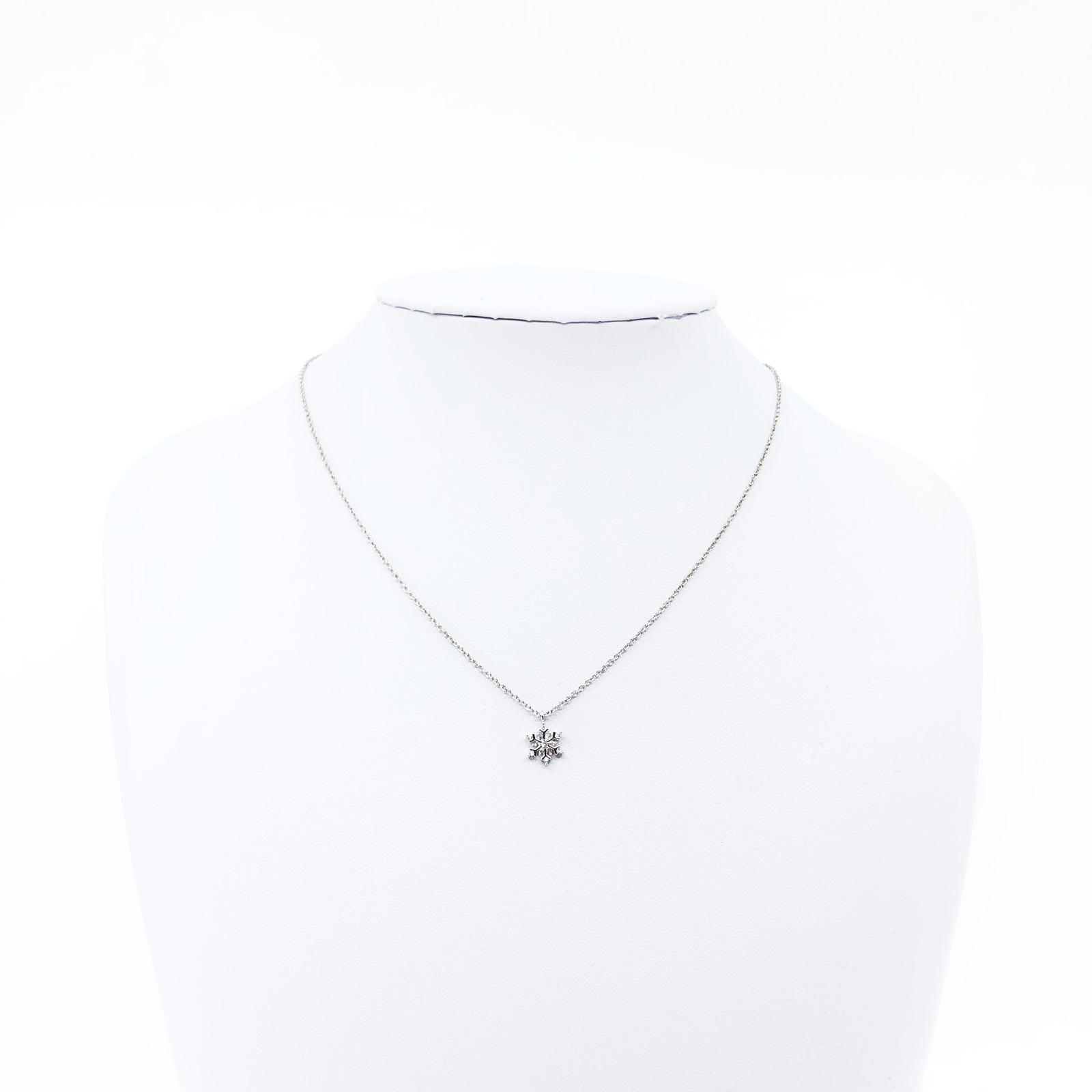 Snow Flake Zircon Necklace