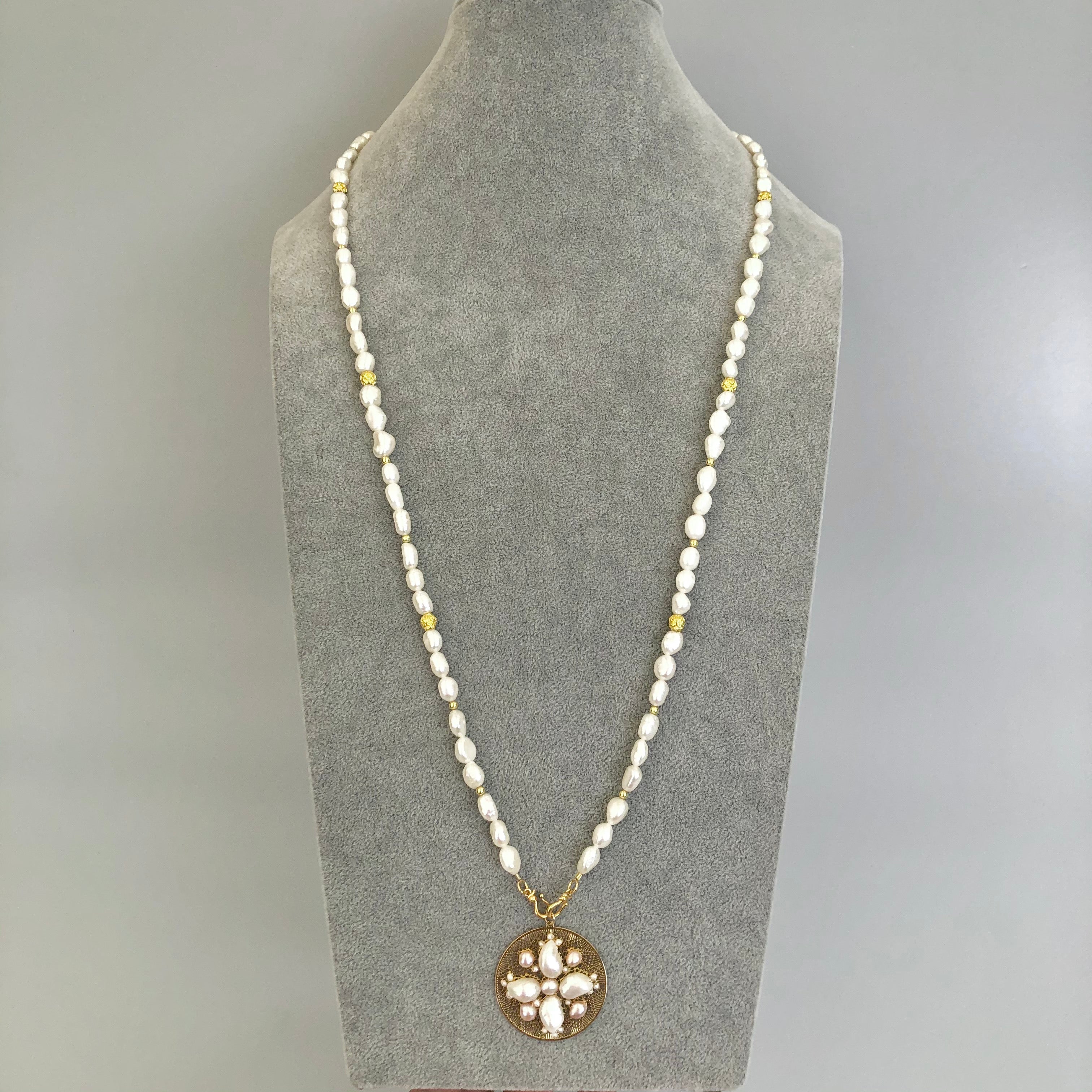 Vintage Chanel Baroque Pearl and Chunky Chain Necklace 1980s For