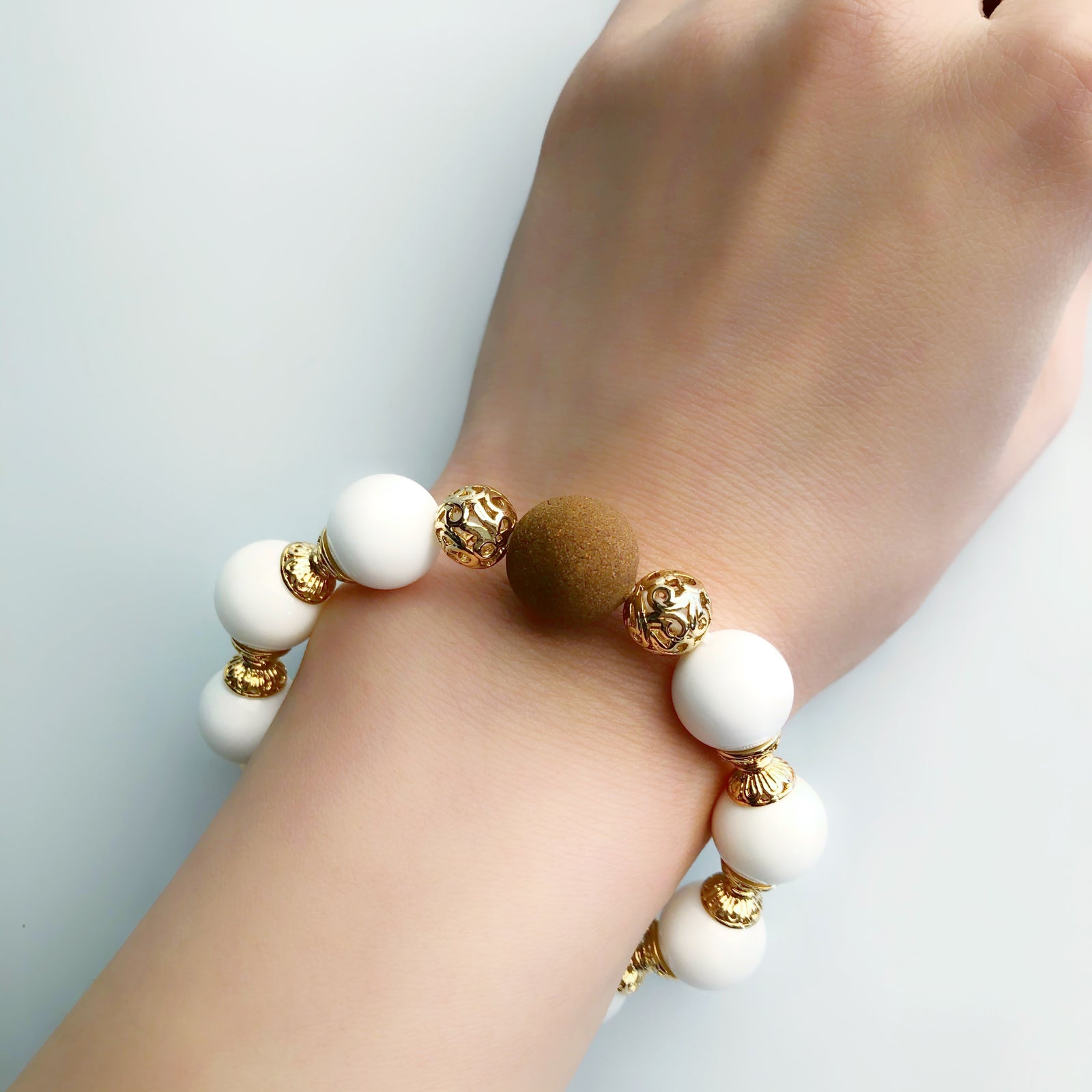 Vintage Style 12mm Tridacna Herbal Bracelet