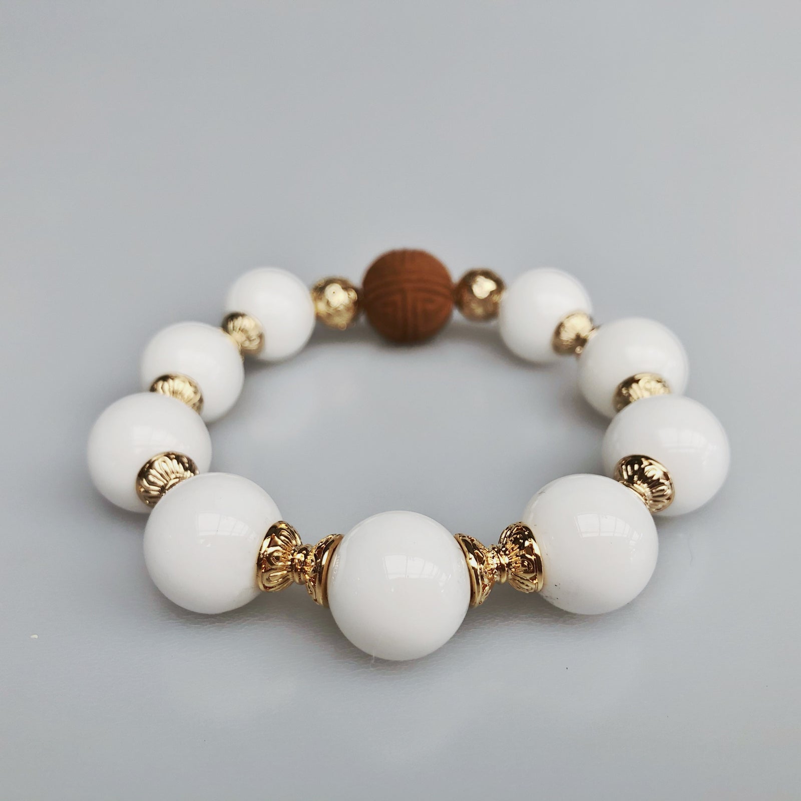 Vintage Style 14mm Tridacna Herbal Bracelet 16cm