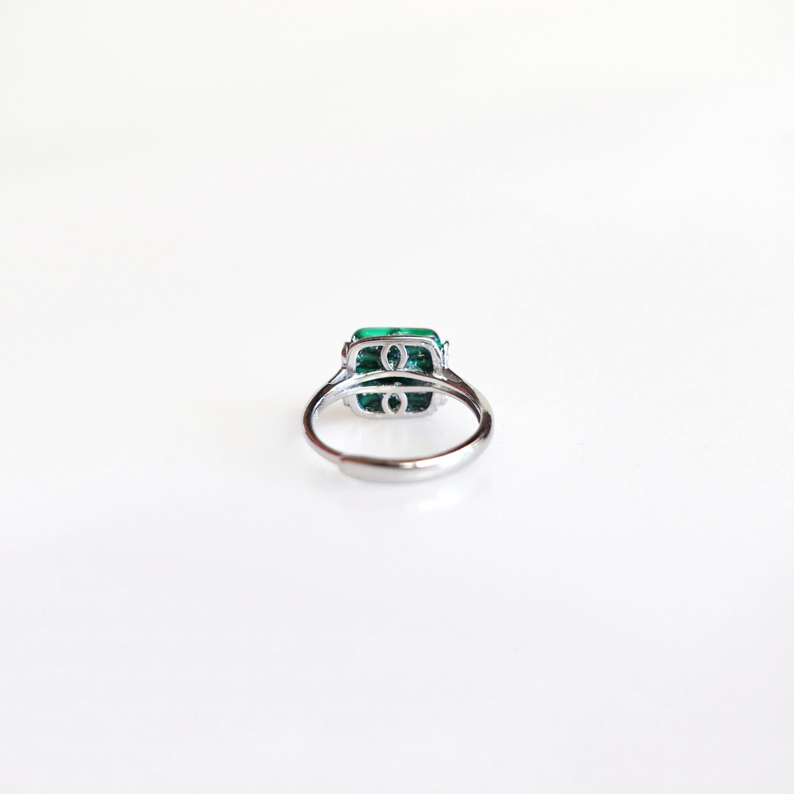Malachite Ring, Green Gemstone ring, Crystal ring, cocktail ring, vintage ring, square ring, gem rings, ladies ring, silver rings for women, cute rings for women, handmade ring, boutique ring, Asian ring, Yun Boutique Ring.