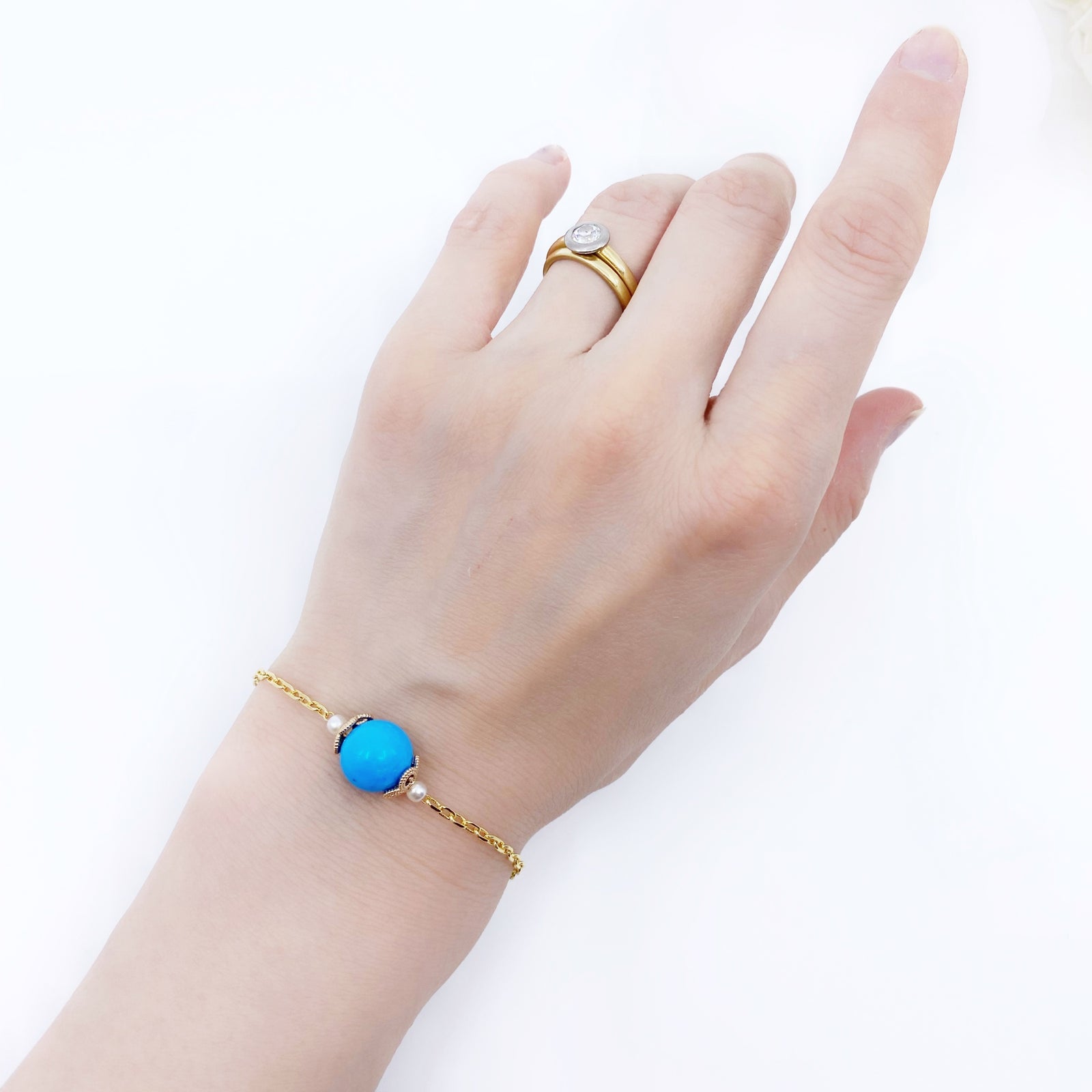Yun Boutique Turquoise Howlite Bracelet