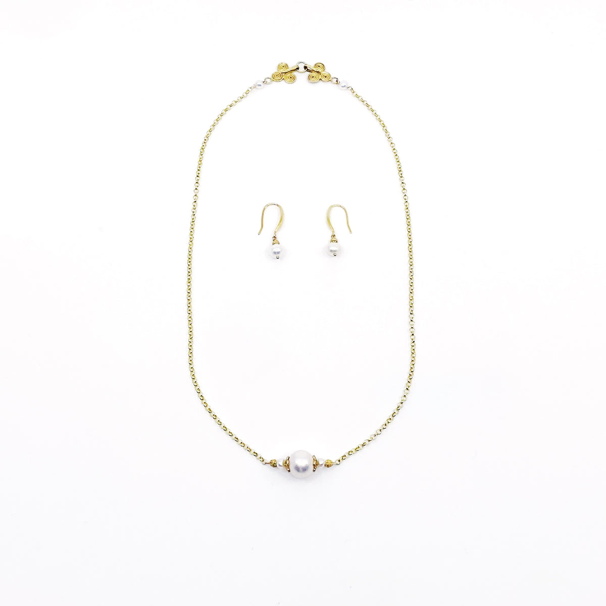 Yun Boutique The Nine Gold Pearl Necklace and Earrings Set