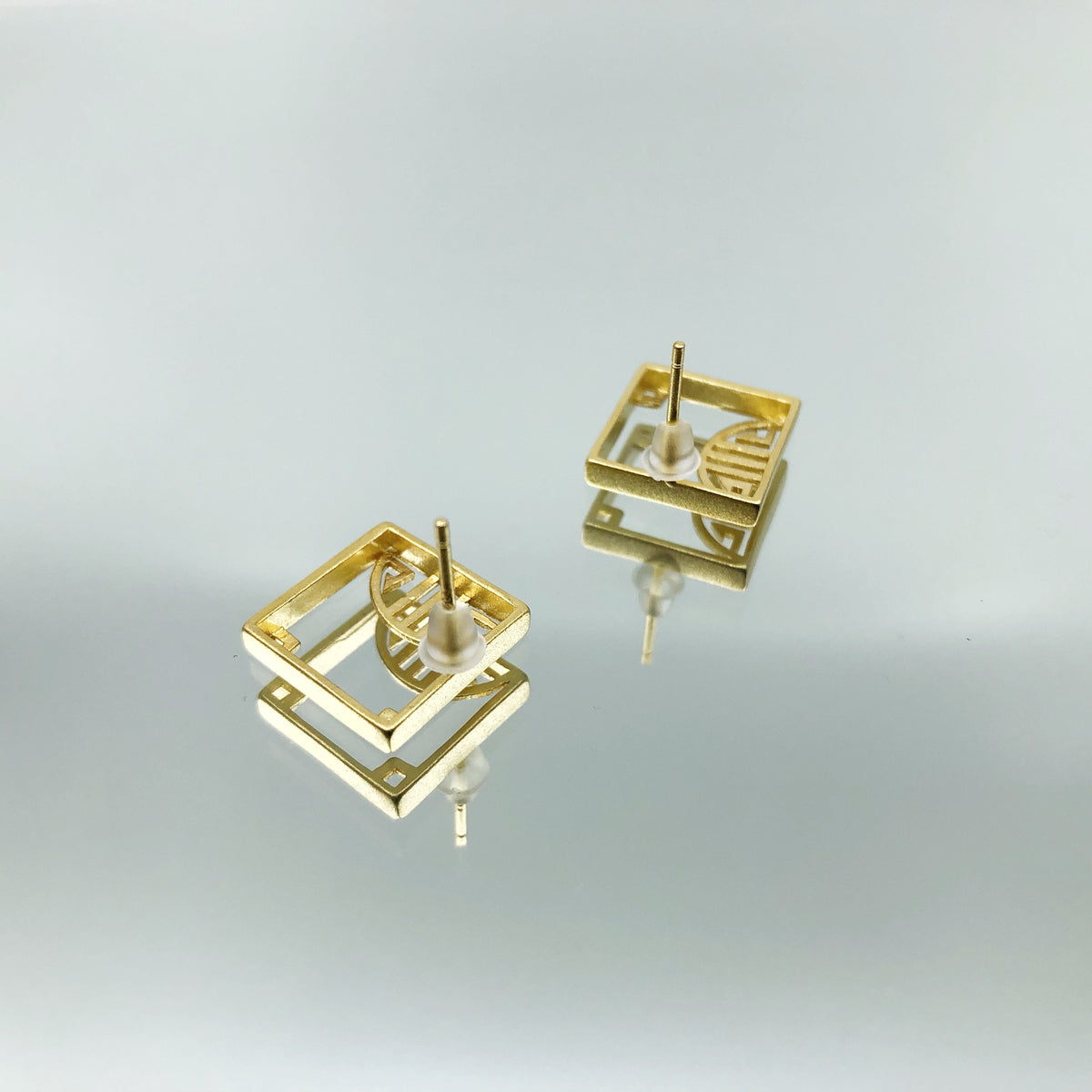 Gold Square Studs - Yun Boutique