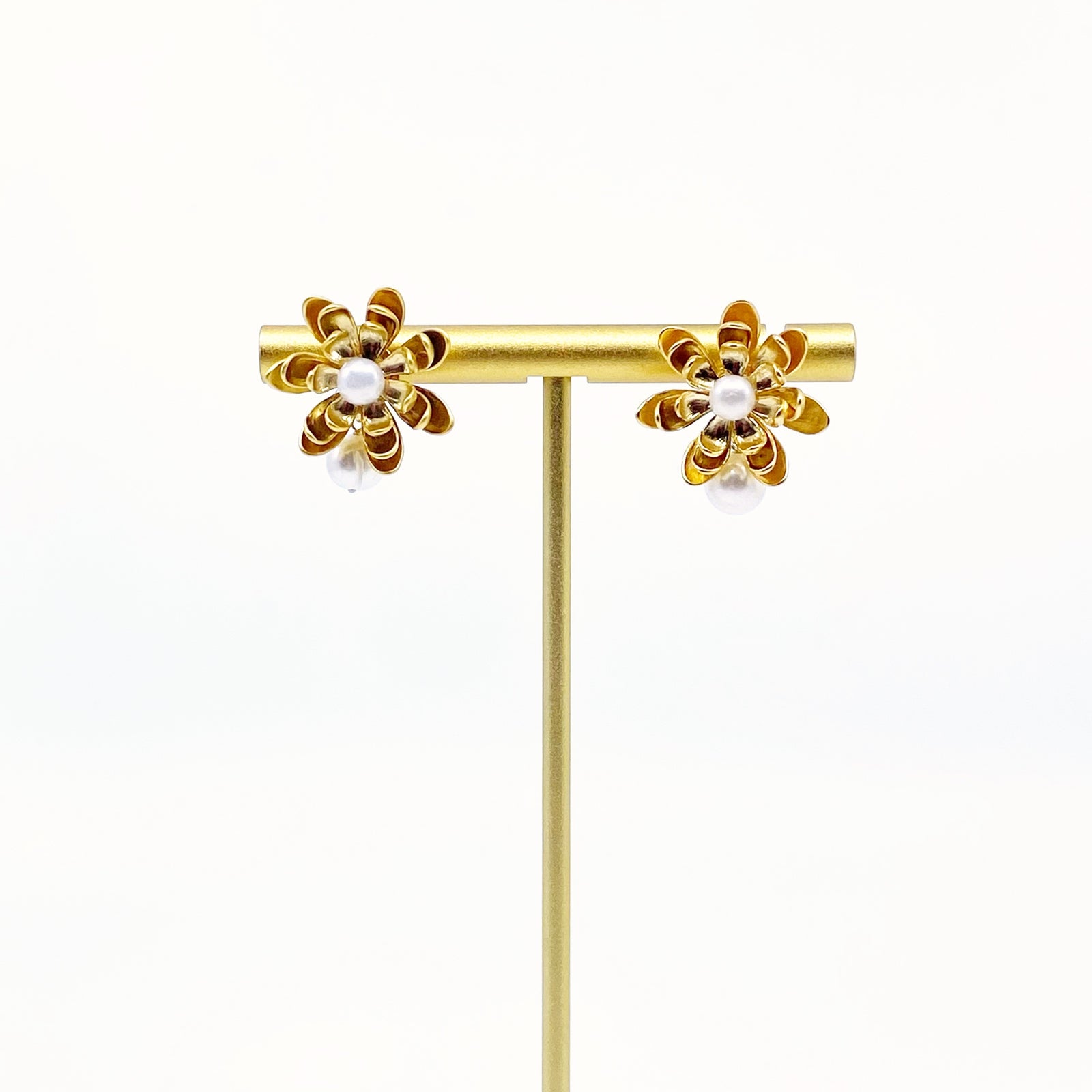 Gold Lotus Pearl Stud Earrings - Yun Boutique