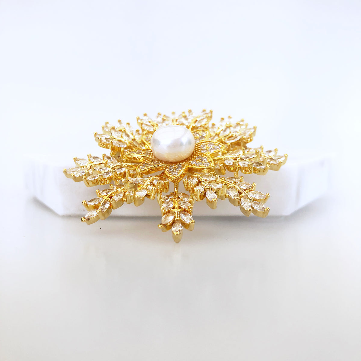 Gold Plated Snowflake Zircon Brooch Pendant