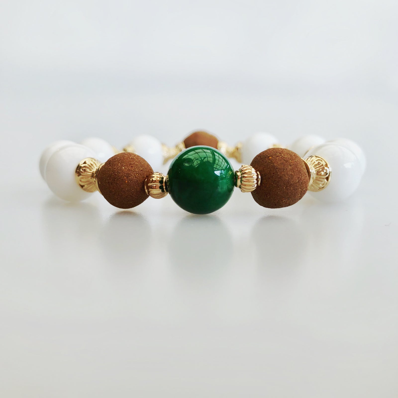 Vintage Style 12mm Tridacna Jadeite Herbal Bracelet 17cm