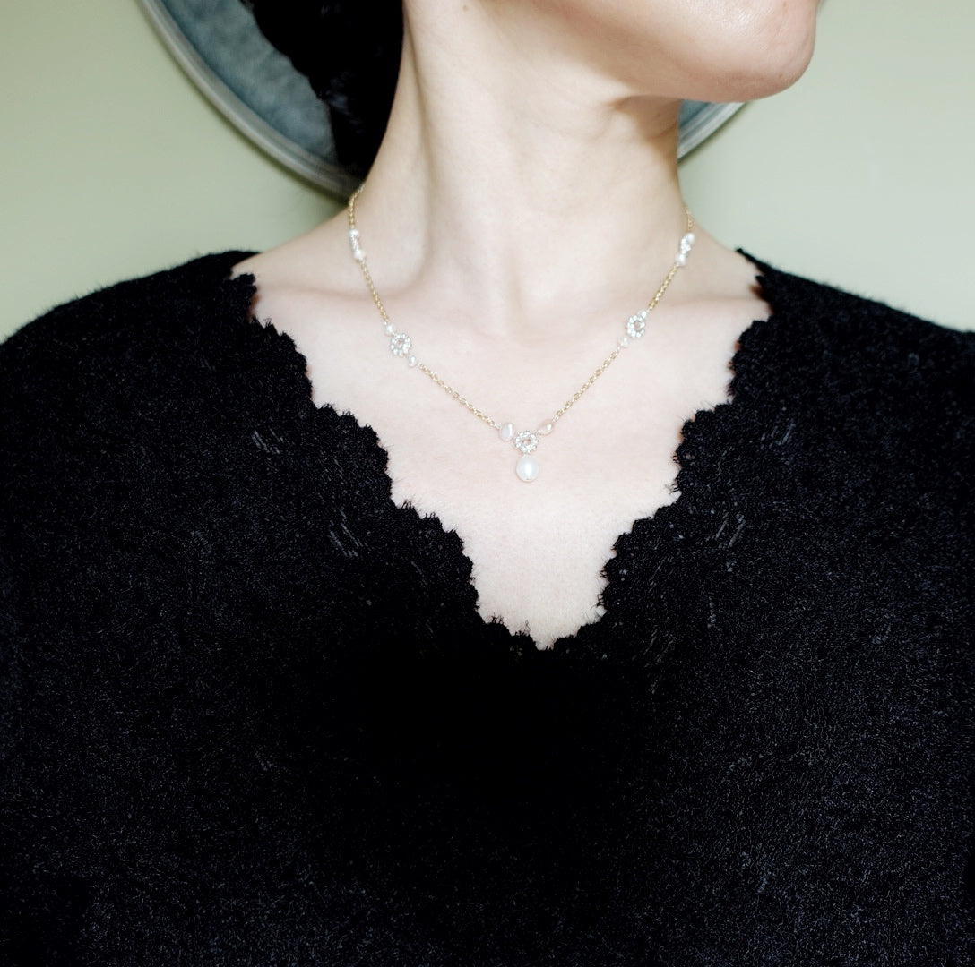 Gold and Silver Pearl Necklace - Yun Boutique