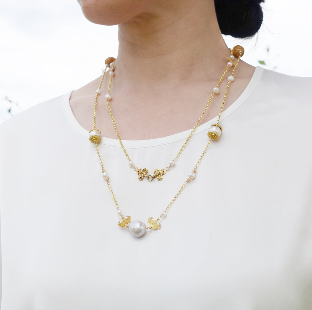 Yun Boutique The Nine Antique Style Long Necklace and Earrings Set