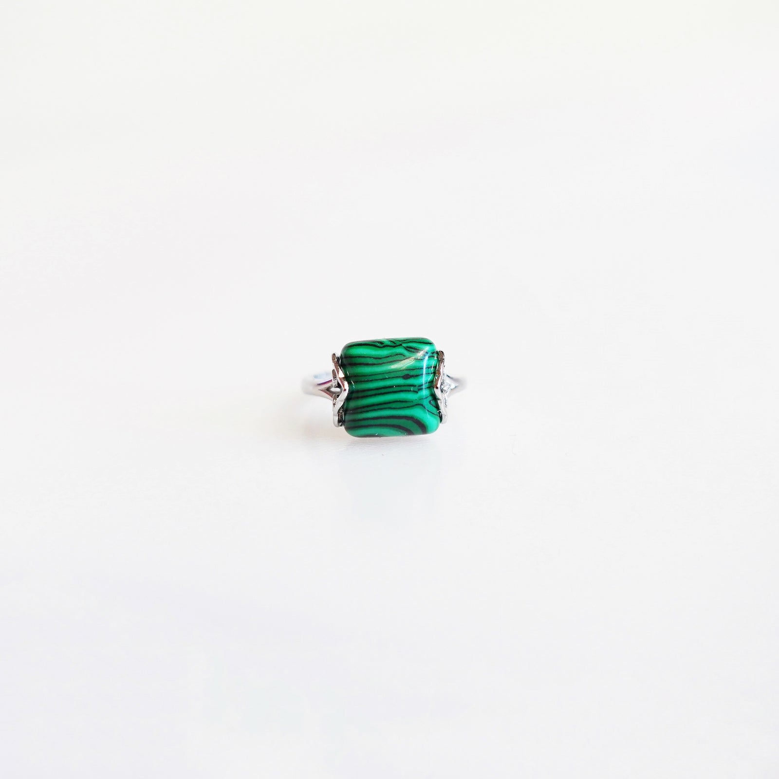 Malachite Ring, Green Gemstone ring, Crystal ring, cocktail ring, vintage ring, square ring, gem rings, ladies ring, silver rings for women, cute rings for women, handmade ring, boutique ring, Asian ring, Yun Boutique Ring.