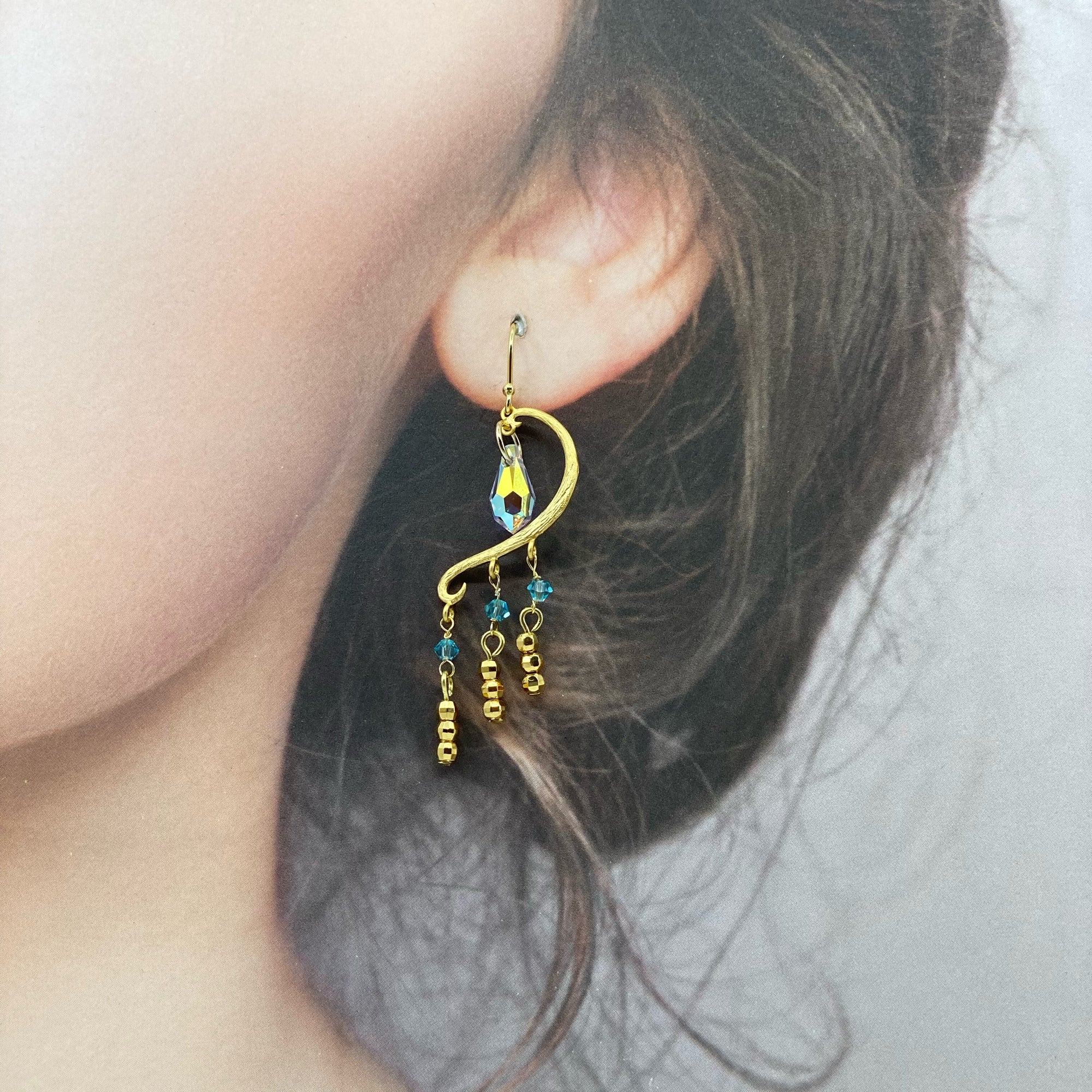 Heavenly Elegance Gold Blue Earrings - Yun Boutique
