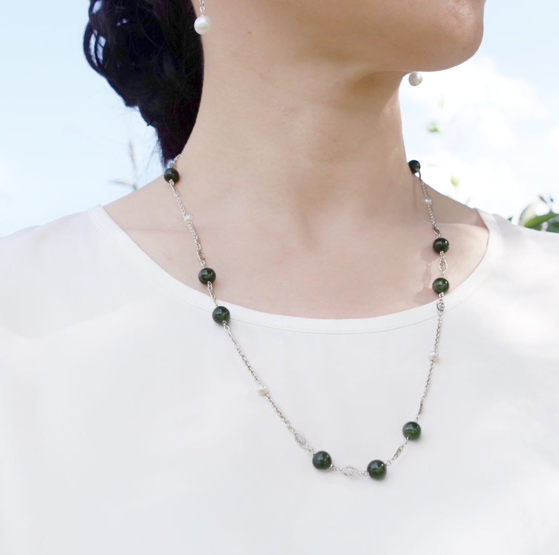 Yun Boutique The Nine Green Phantom Long Necklace