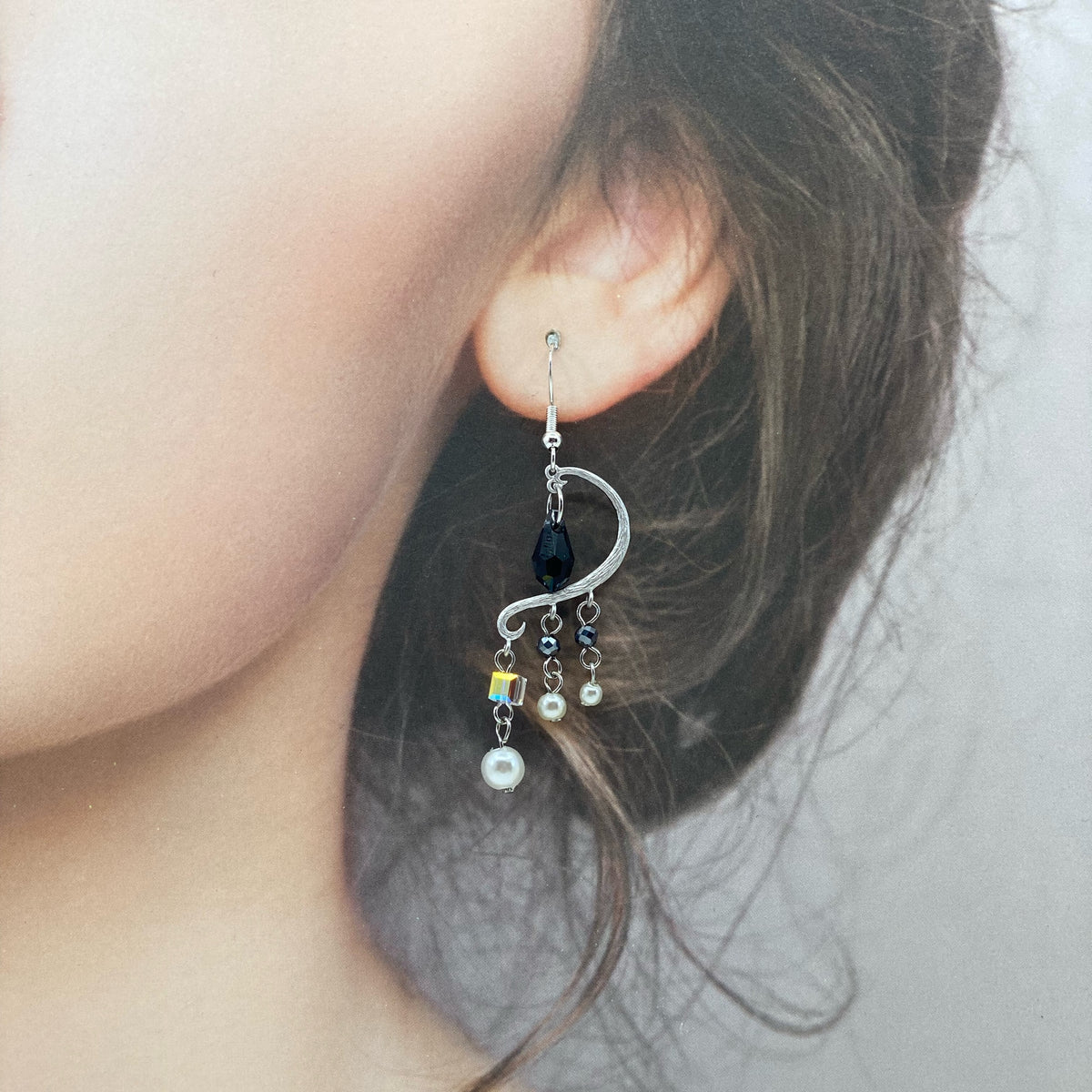 Heavenly Elegance Silver Black Earrings - Yun Boutique