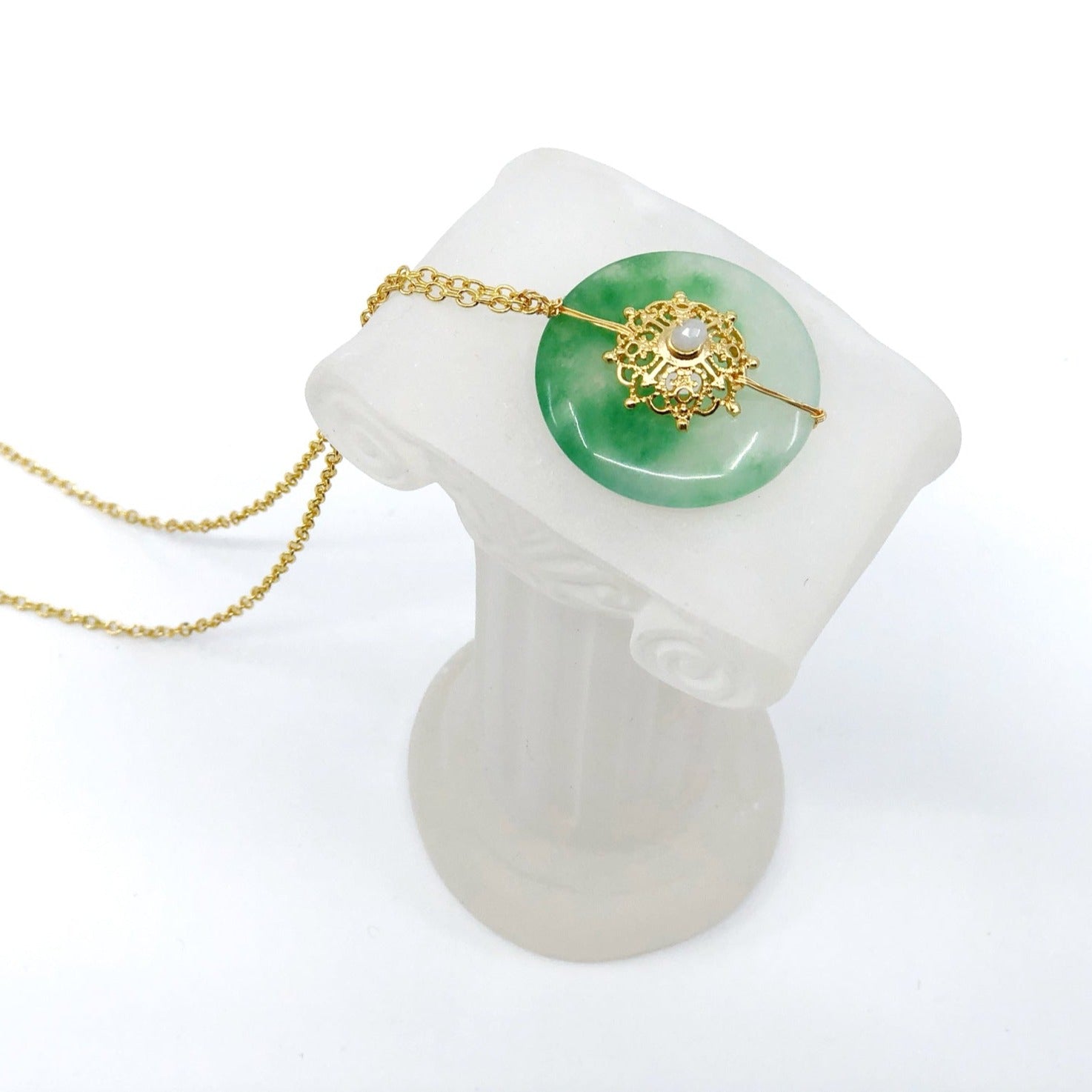 Gold Jade Mandala Necklace - Yun Boutique